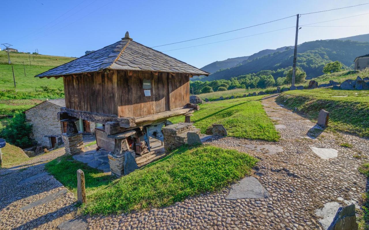 Apartamentos Rurales Casa Riveras Santa Eulalia de Oscos Kültér fotó
