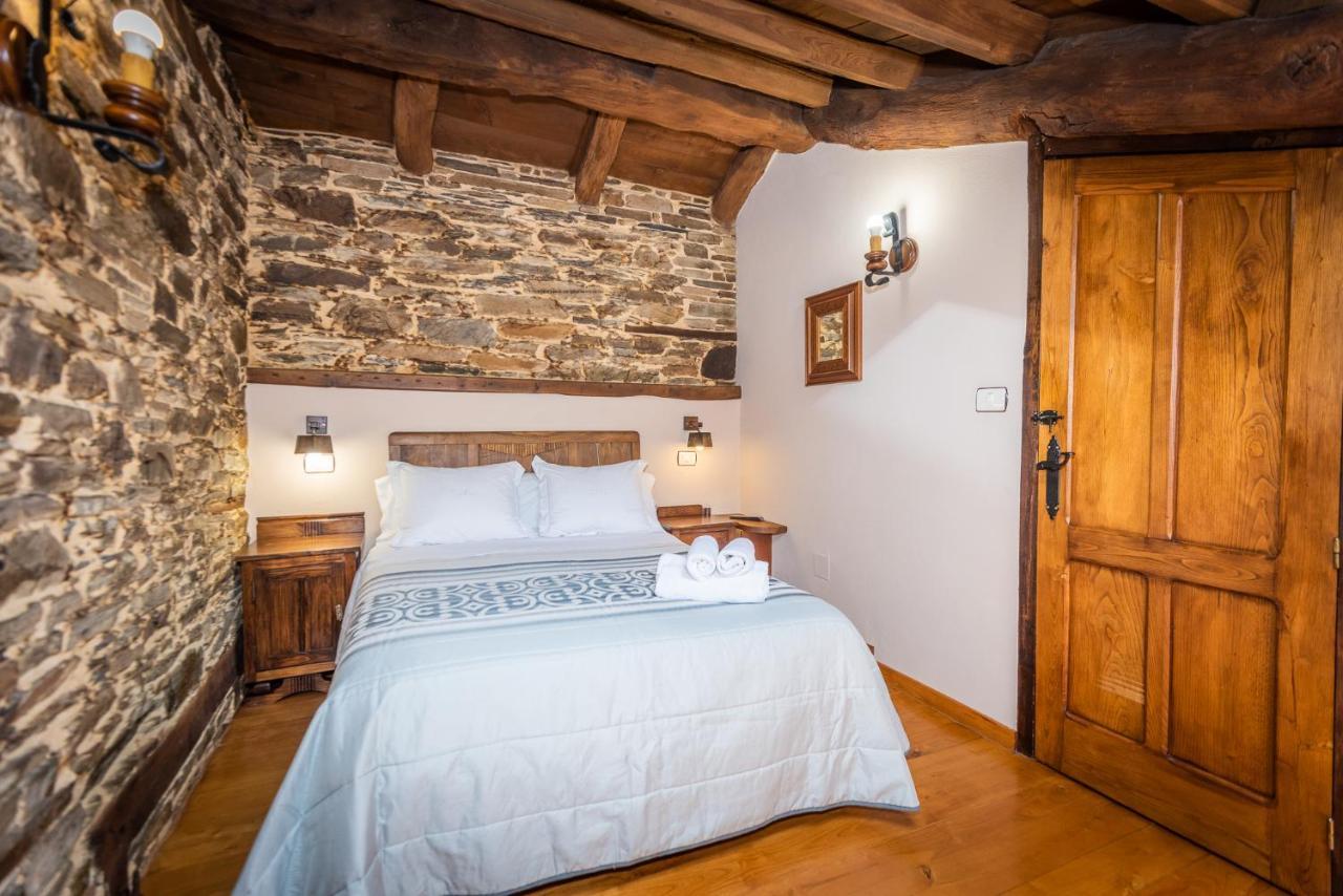 Apartamentos Rurales Casa Riveras Santa Eulalia de Oscos Kültér fotó