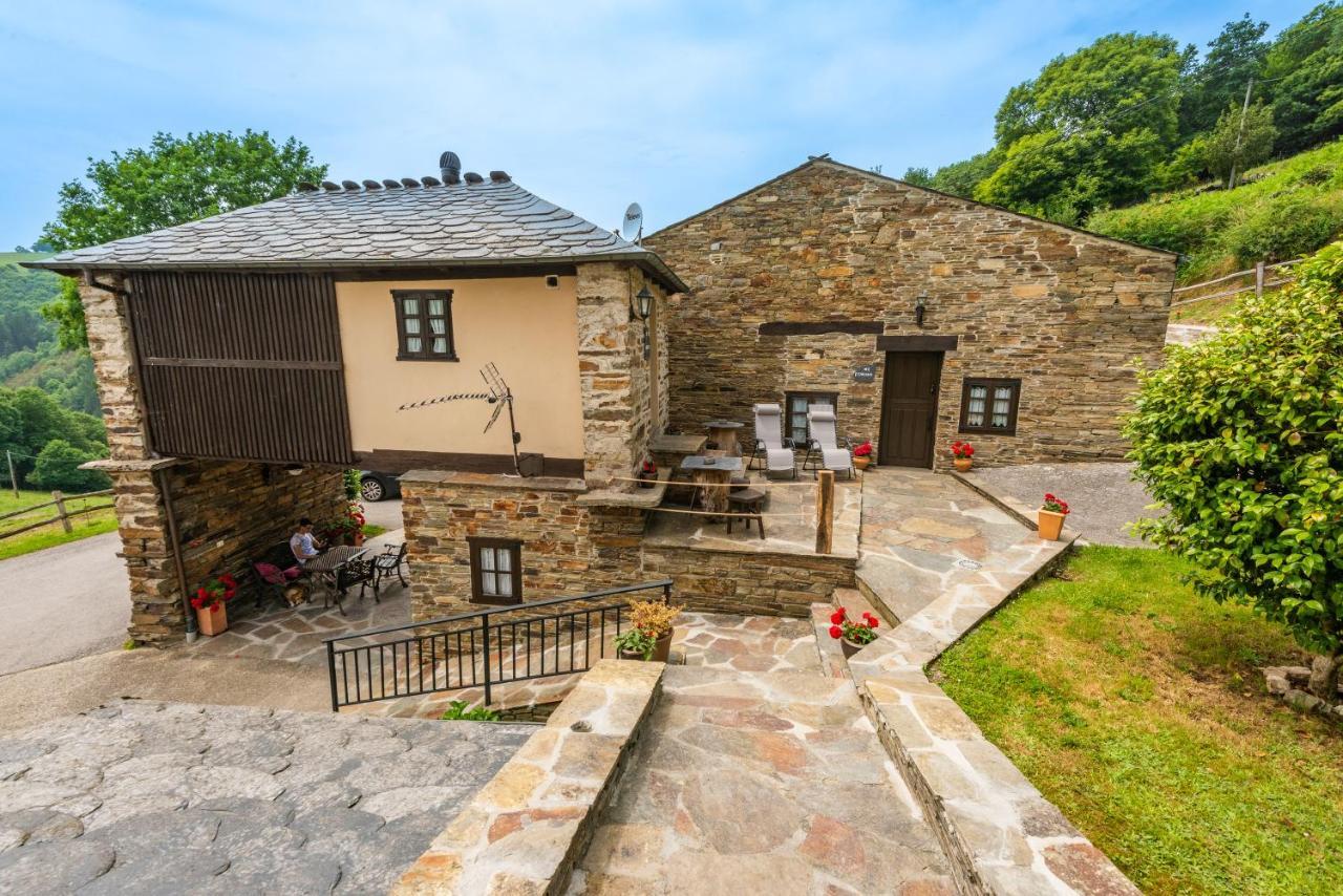 Apartamentos Rurales Casa Riveras Santa Eulalia de Oscos Kültér fotó