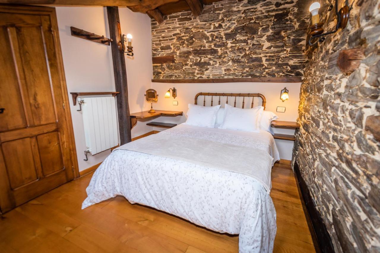 Apartamentos Rurales Casa Riveras Santa Eulalia de Oscos Kültér fotó