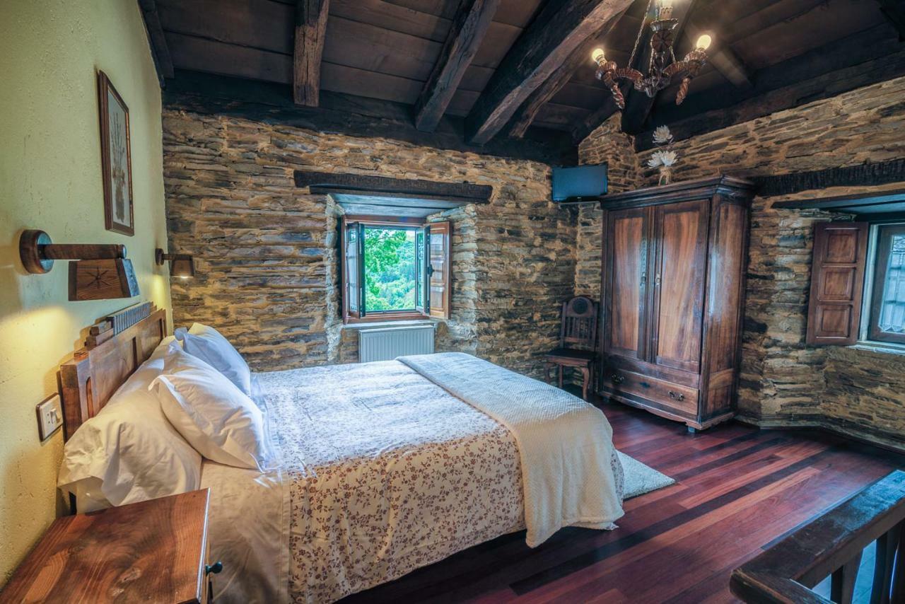 Apartamentos Rurales Casa Riveras Santa Eulalia de Oscos Kültér fotó