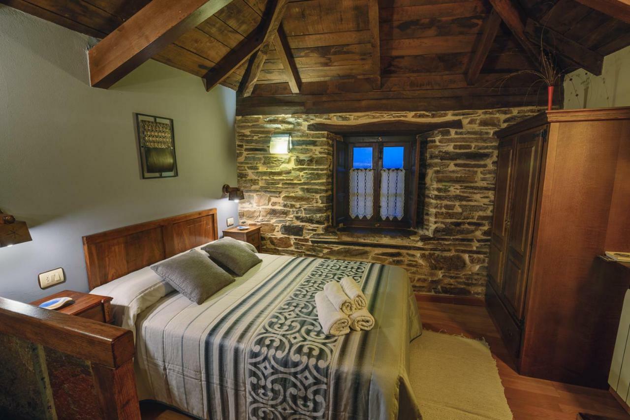 Apartamentos Rurales Casa Riveras Santa Eulalia de Oscos Kültér fotó