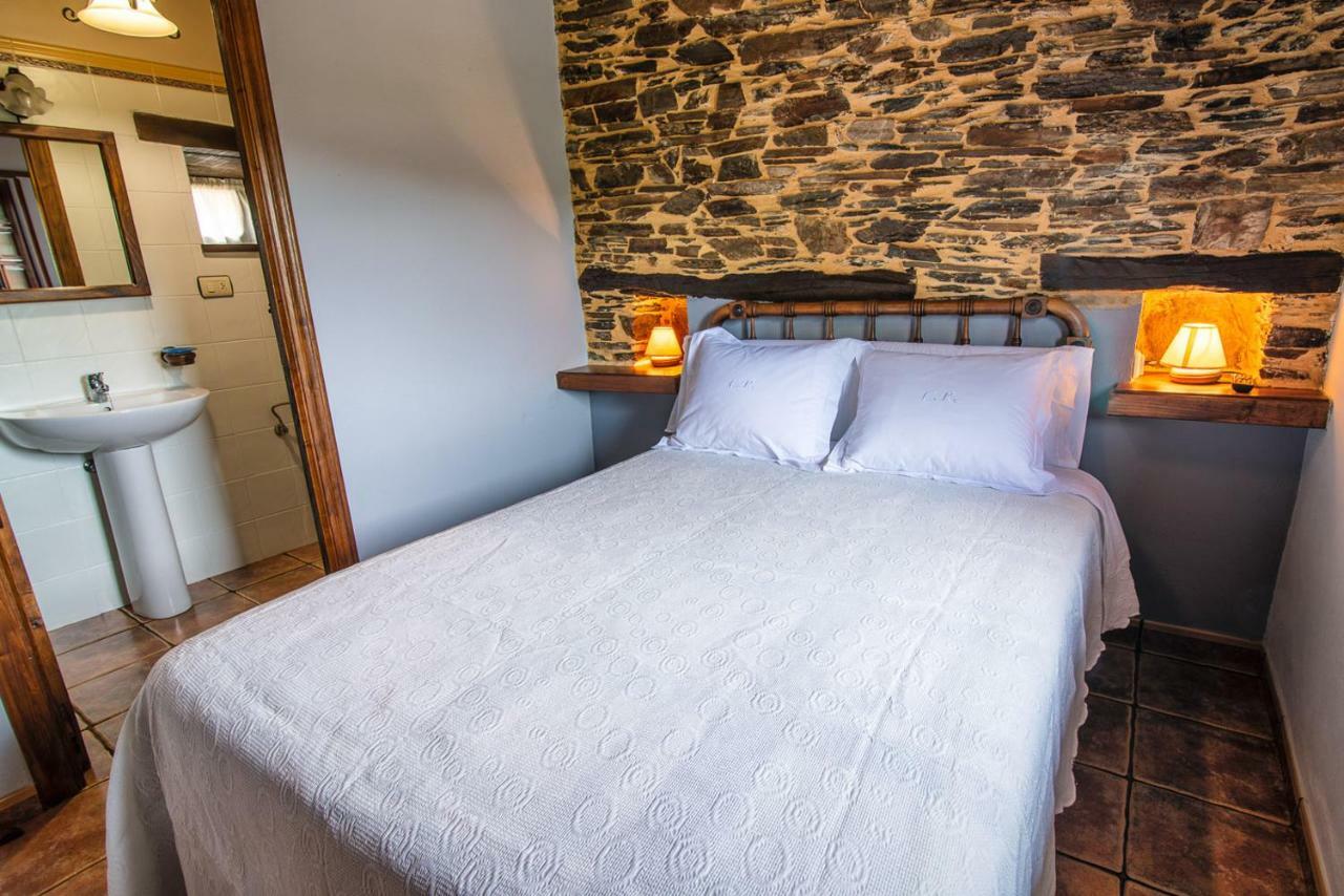 Apartamentos Rurales Casa Riveras Santa Eulalia de Oscos Kültér fotó
