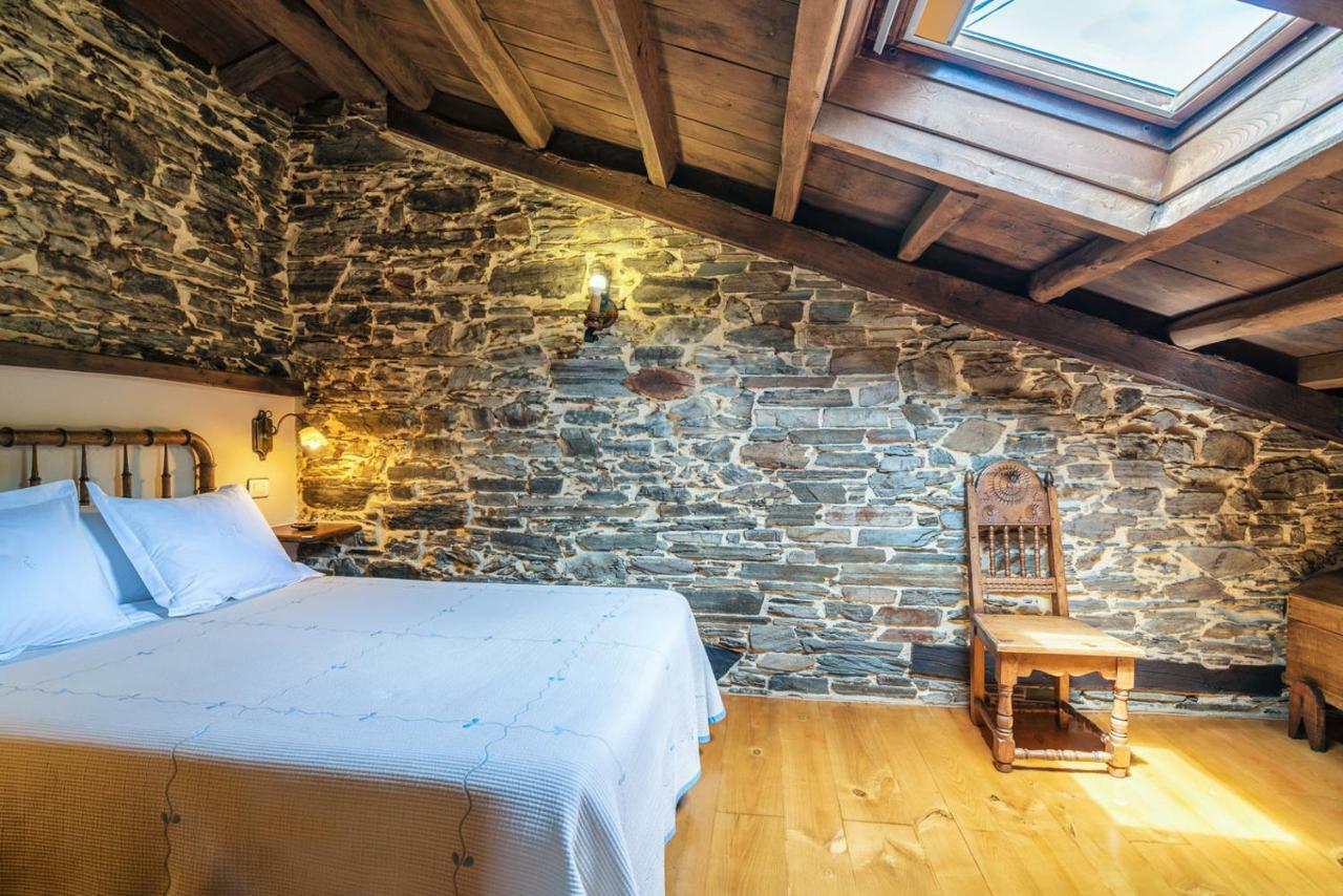 Apartamentos Rurales Casa Riveras Santa Eulalia de Oscos Kültér fotó