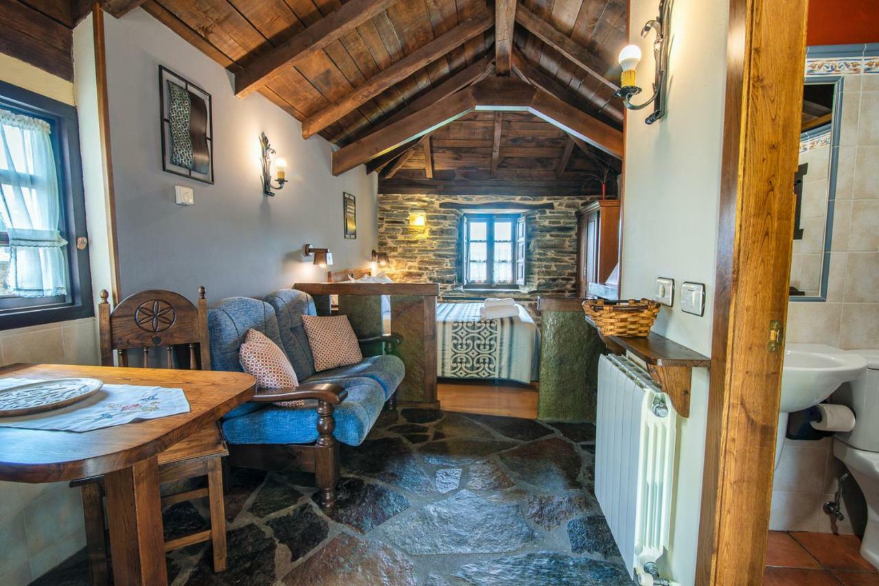 Apartamentos Rurales Casa Riveras Santa Eulalia de Oscos Kültér fotó
